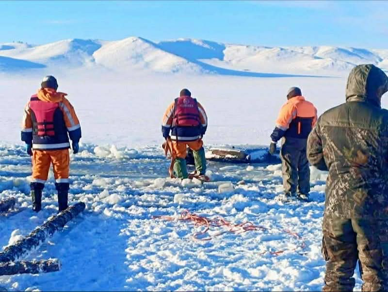 Travelling on ice-covered rivers and lakes prohibited